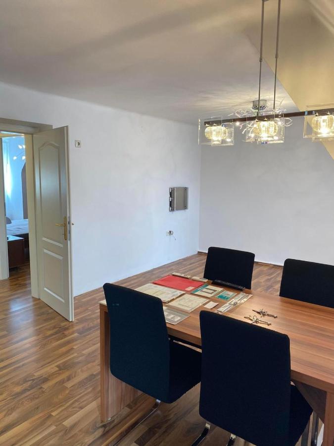 Montel Park - Linz Danube River Apartment Luaran gambar
